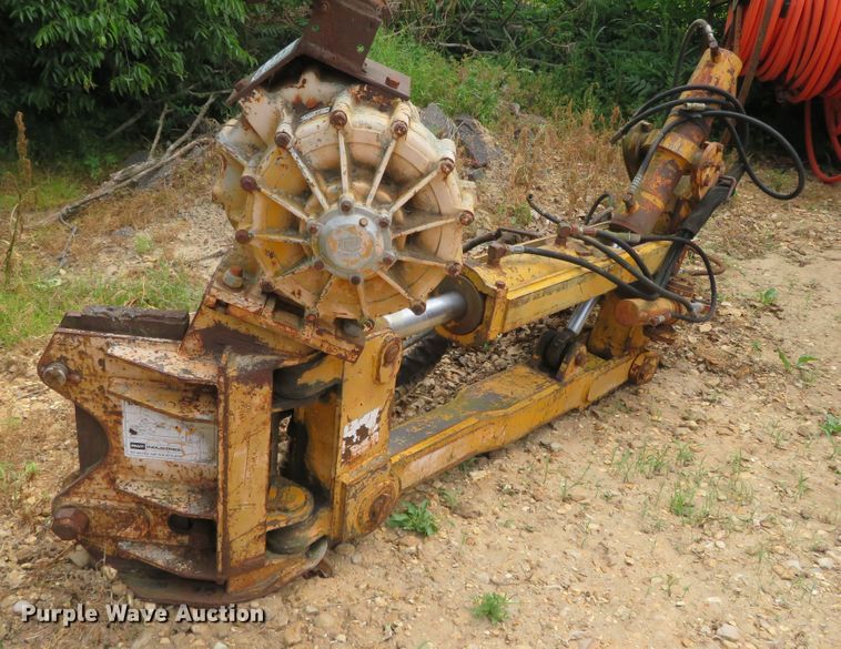 image for item DN5896 Bron V75 vibratory cable plow