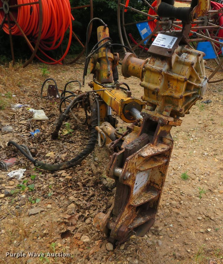 image for item DN5896 Bron V75 vibratory cable plow