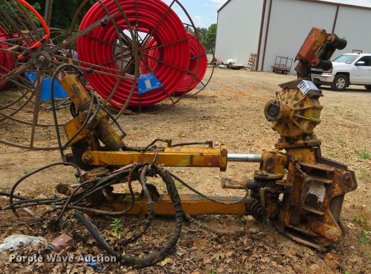 image for item DN5896 Bron V75 vibratory cable plow