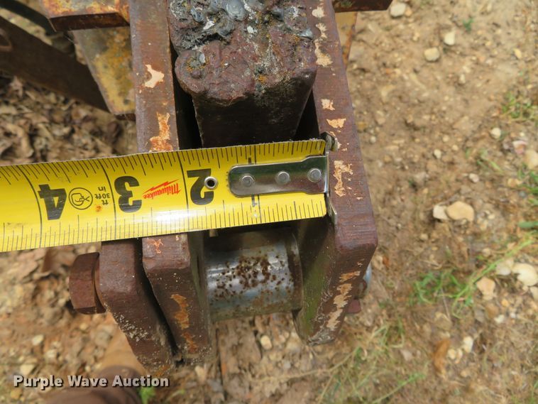 image for item DN5896 Bron V75 vibratory cable plow