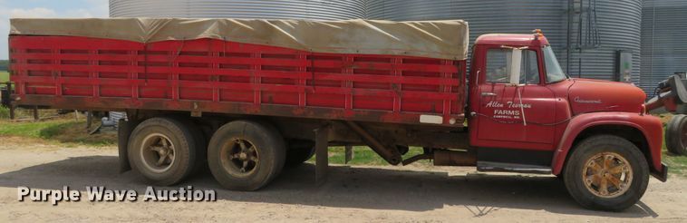 image for item DN5897 1965 International 1800  grain truck
