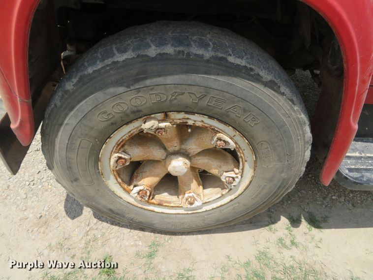 image for item DN5897 1965 International 1800  grain truck