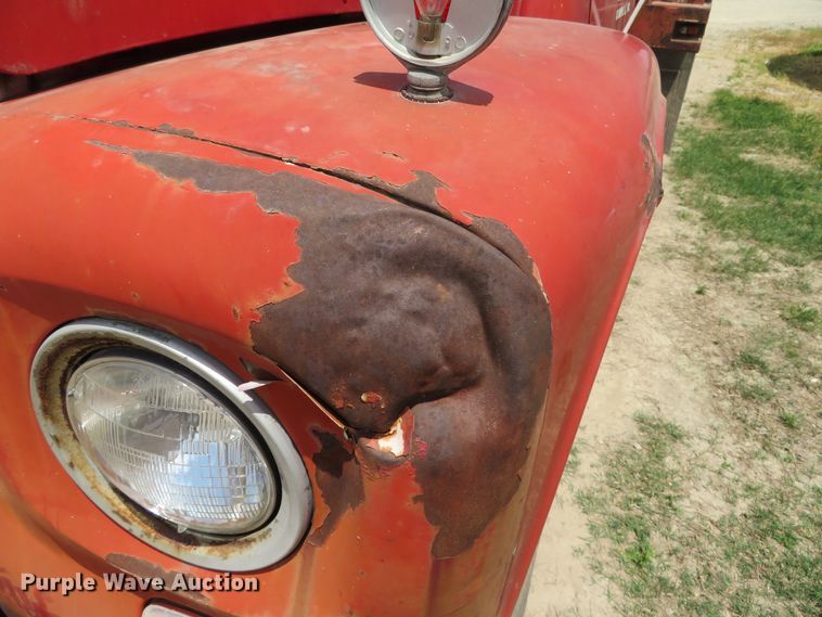 image for item DN5897 1965 International 1800  grain truck