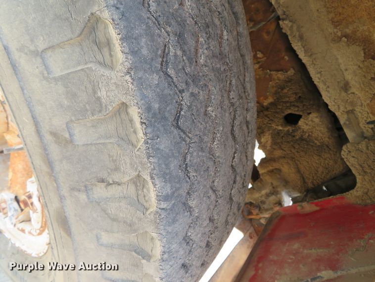 image for item DN5897 1965 International 1800  grain truck