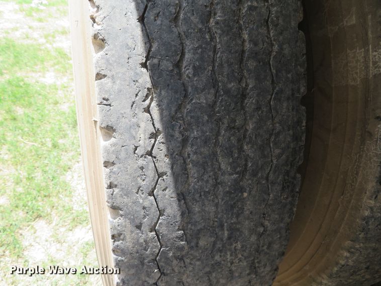 image for item DN5897 1965 International 1800  grain truck