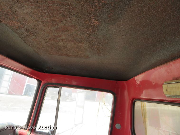 image for item DN5897 1965 International 1800  grain truck