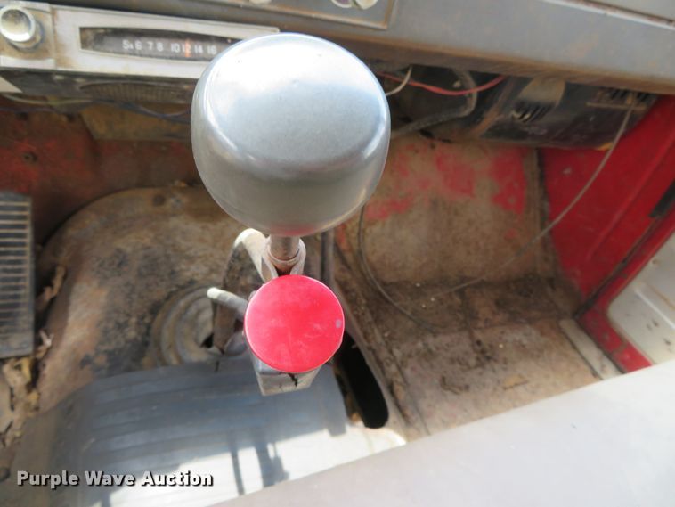 image for item DN5897 1965 International 1800  grain truck