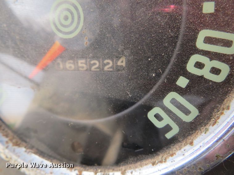 image for item DN5897 1965 International 1800  grain truck