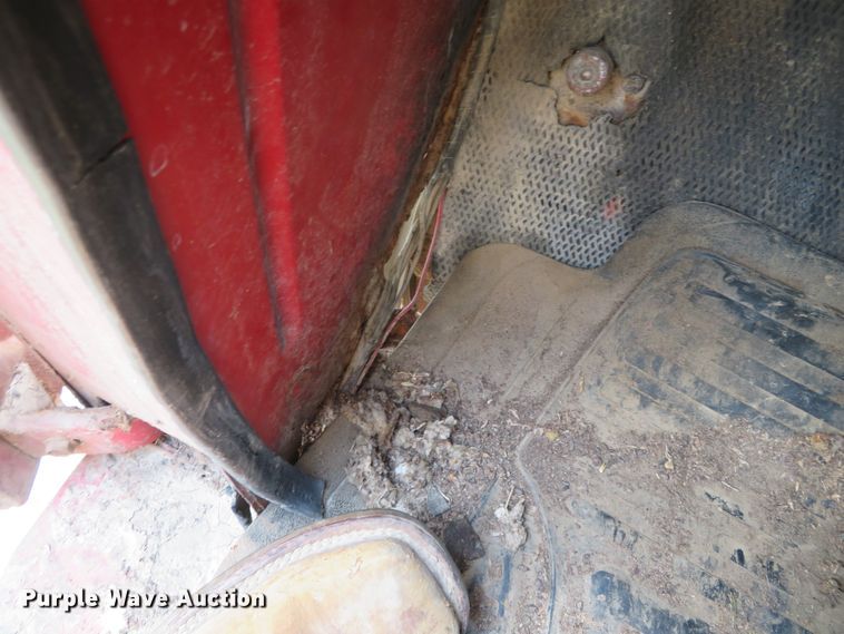 image for item DN5897 1965 International 1800  grain truck