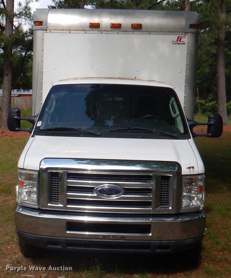 image for item DY9686 2011 Ford E450 Super Duty  box truck