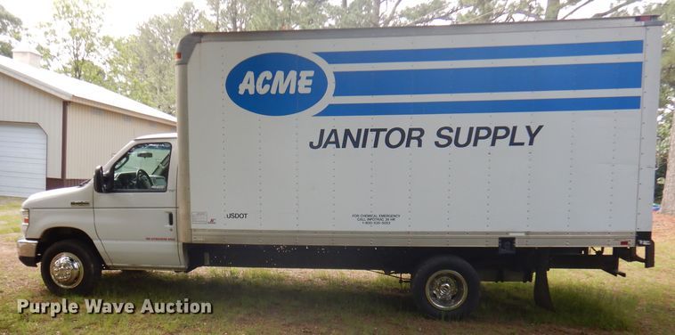 image for item DY9686 2011 Ford E450 Super Duty  box truck