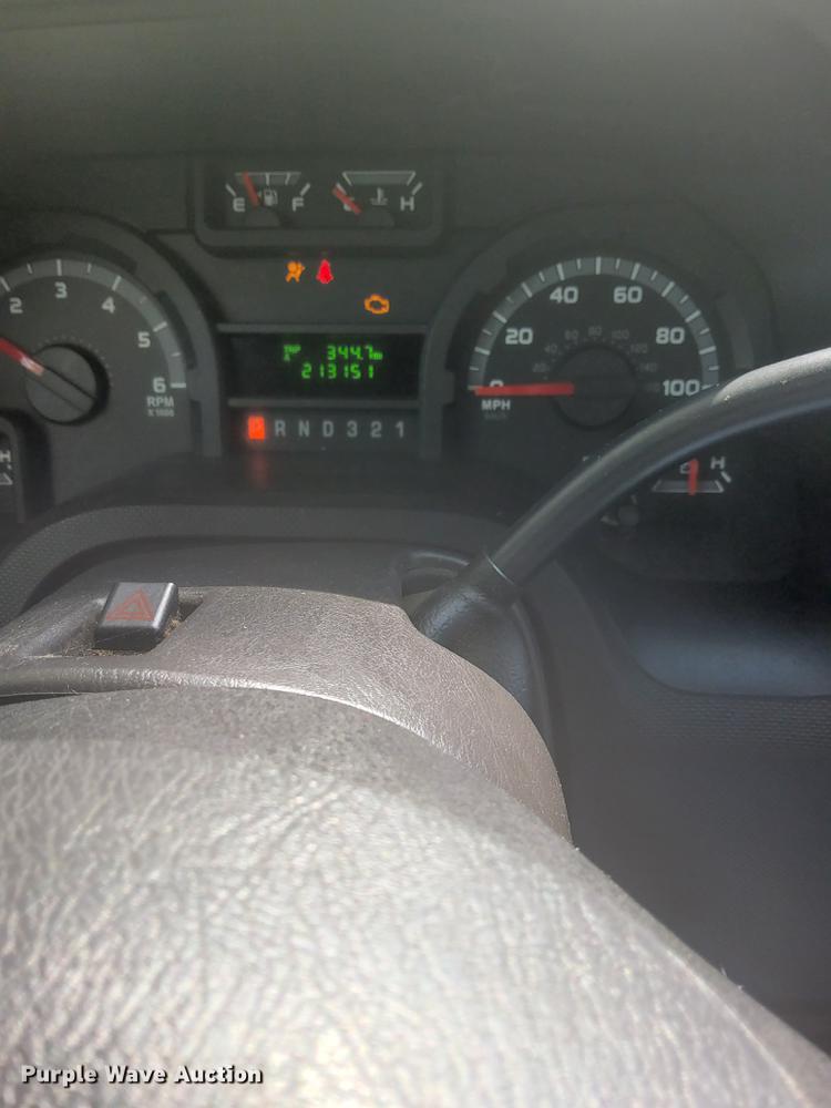 image for item DY9686 2011 Ford E450 Super Duty  box truck