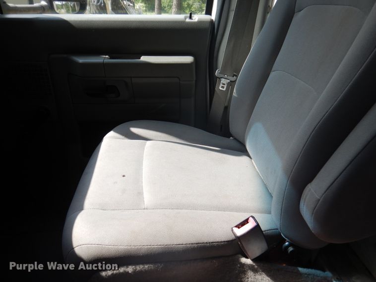 image for item DY9686 2011 Ford E450 Super Duty  box truck