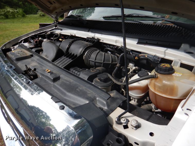 image for item DY9686 2011 Ford E450 Super Duty  box truck