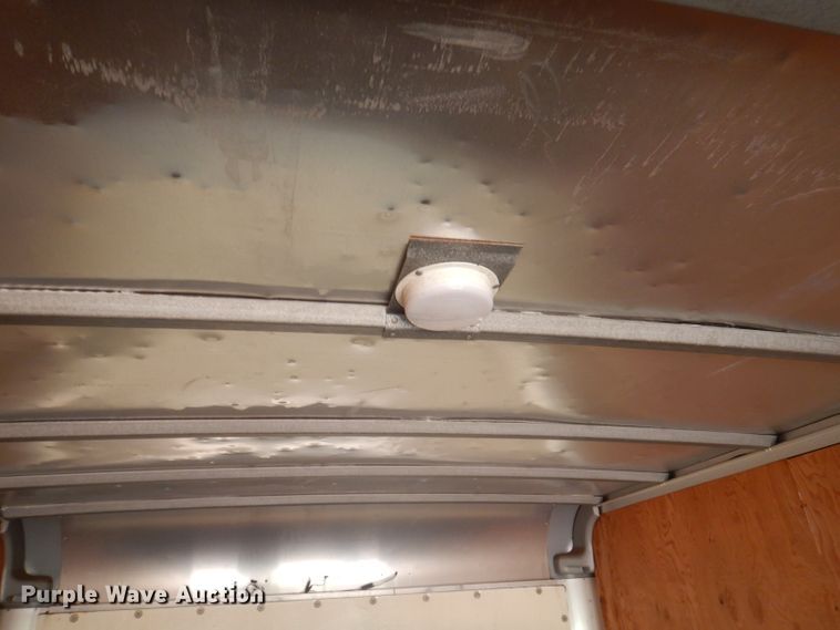 image for item DY9686 2011 Ford E450 Super Duty  box truck