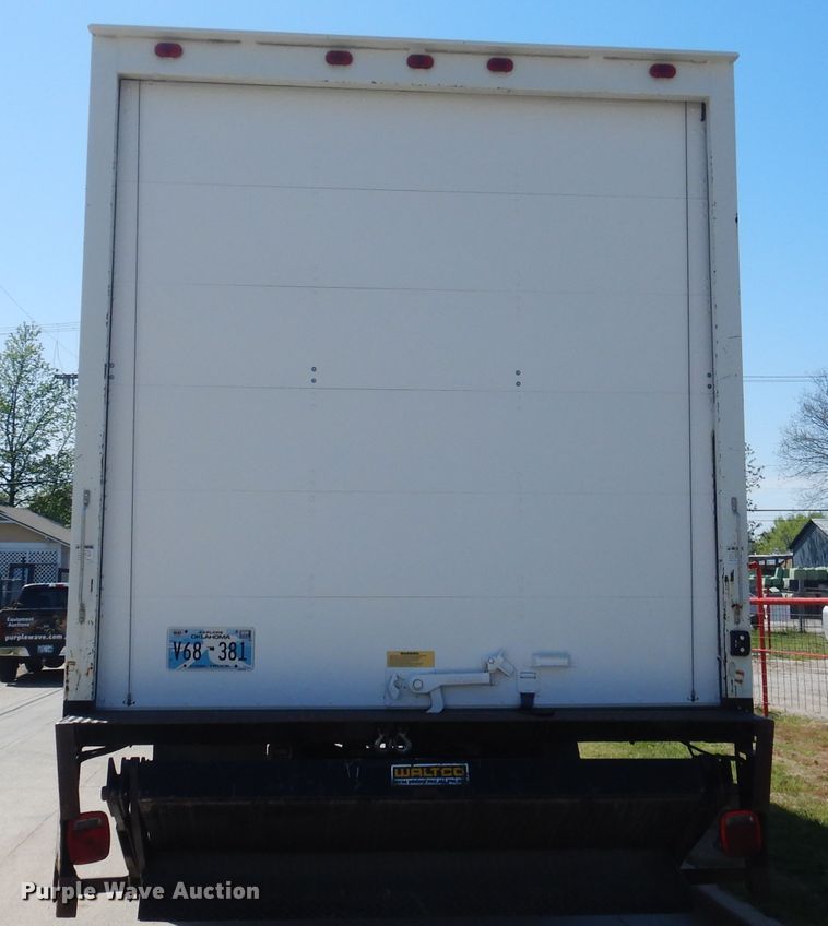 image for item ES9649 2002 International 4300  box truck