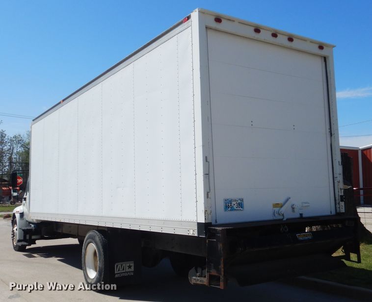 image for item ES9649 2002 International 4300  box truck