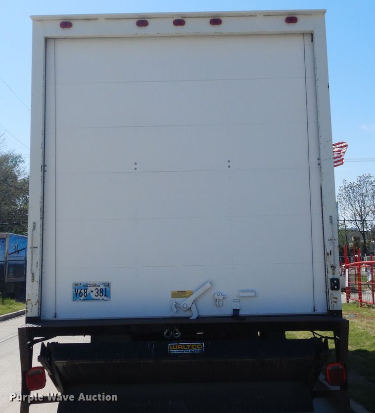 image for item ES9649 2002 International 4300  box truck