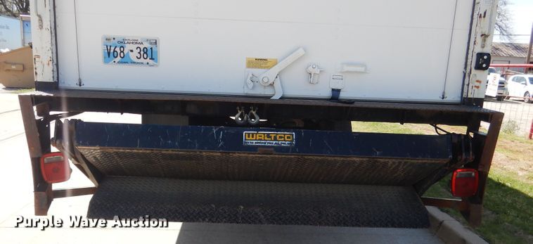 image for item ES9649 2002 International 4300  box truck