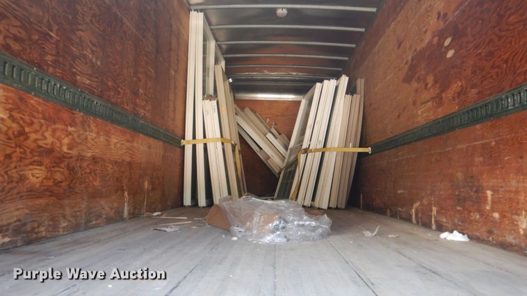 image for item ES9649 2002 International 4300  box truck