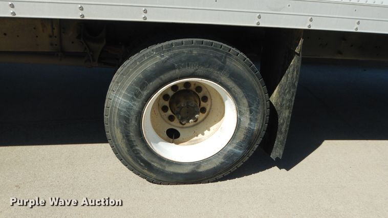 image for item ES9649 2002 International 4300  box truck