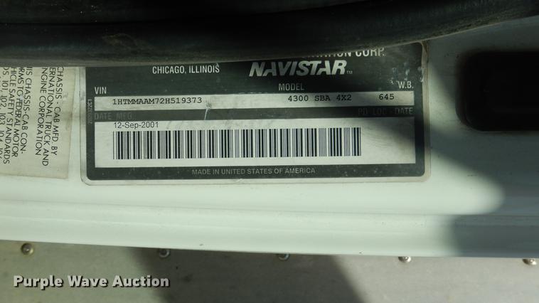 image for item ES9649 2002 International 4300  box truck