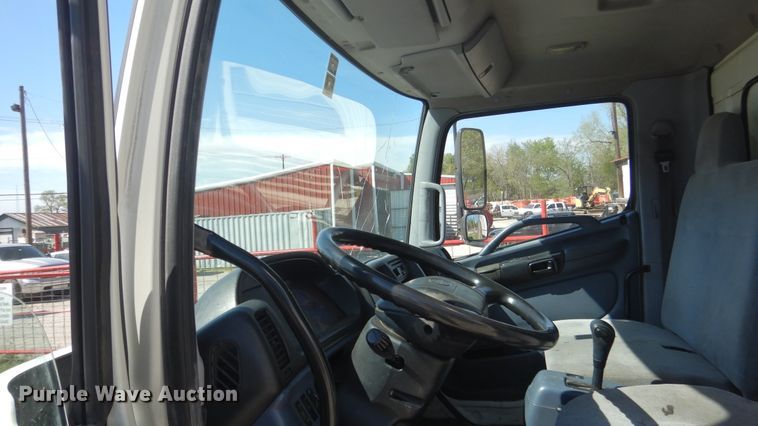 image for item ES9650 2007 Hino 268  box truck
