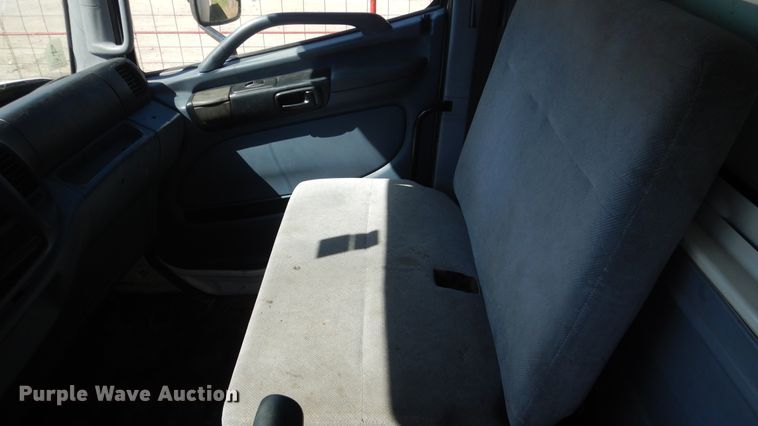 image for item ES9650 2007 Hino 268  box truck