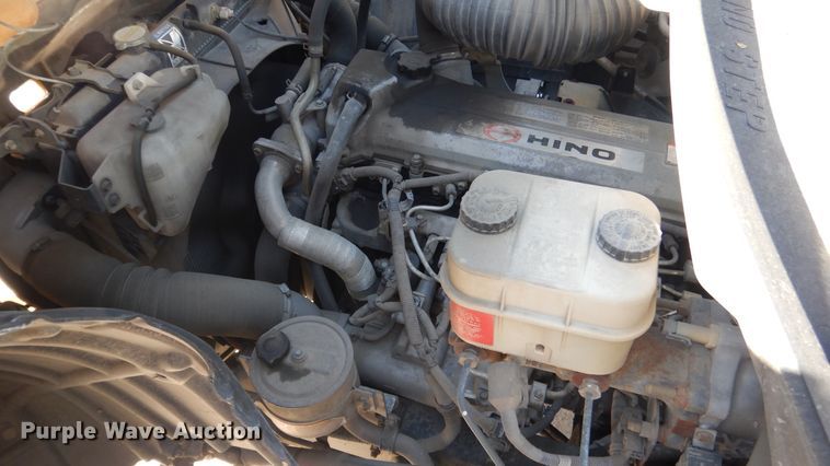 image for item ES9650 2007 Hino 268  box truck