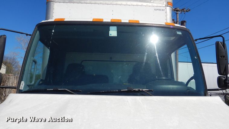 image for item ES9650 2007 Hino 268  box truck