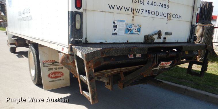 image for item ES9650 2007 Hino 268  box truck