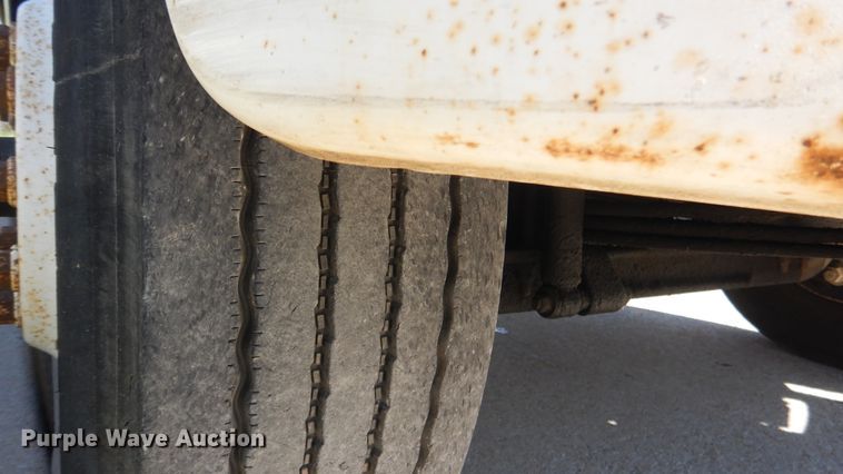 image for item ES9650 2007 Hino 268  box truck