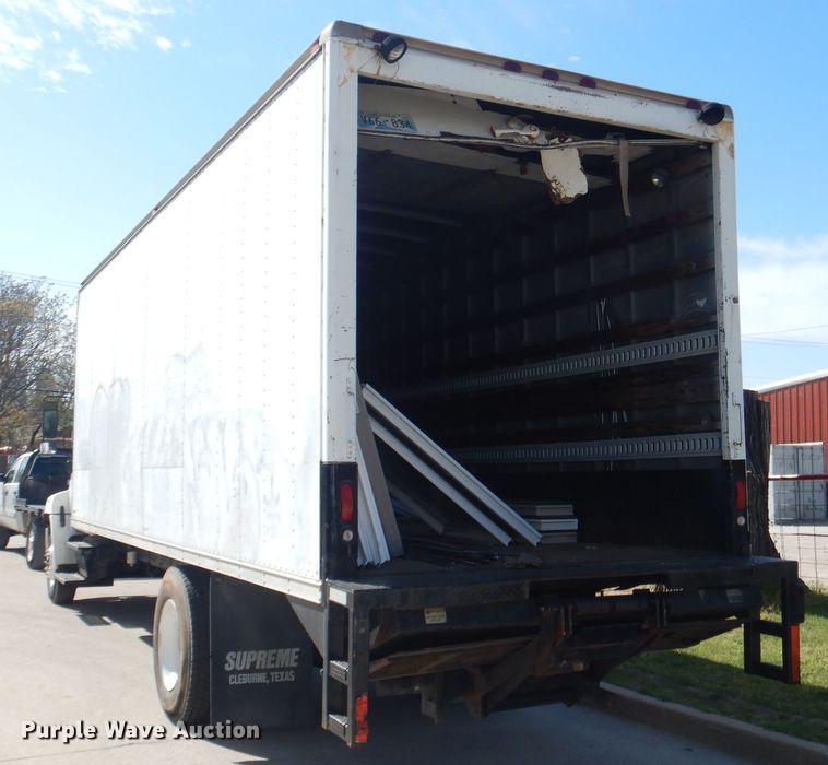 image for item ES9651 2007 Hino 268  box truck