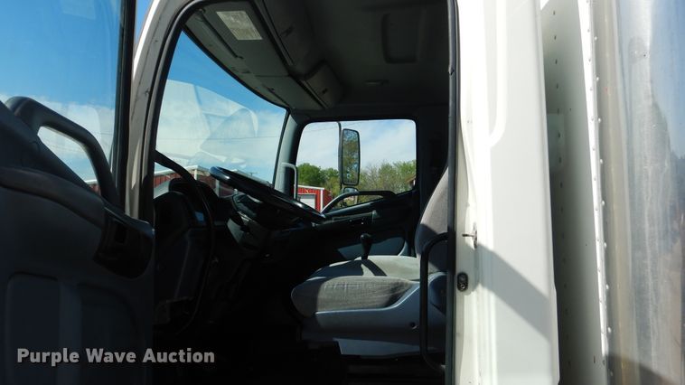 image for item ES9651 2007 Hino 268  box truck