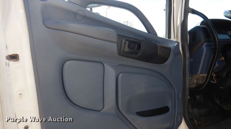 image for item ES9651 2007 Hino 268  box truck