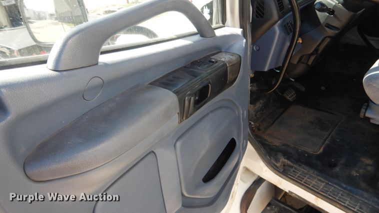 image for item ES9651 2007 Hino 268  box truck