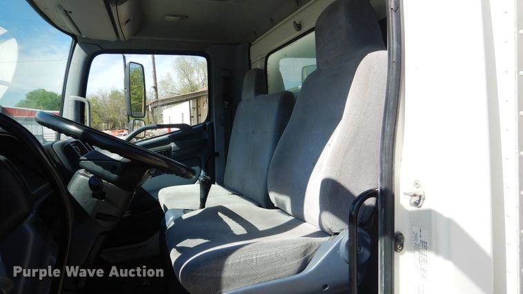 image for item ES9651 2007 Hino 268  box truck