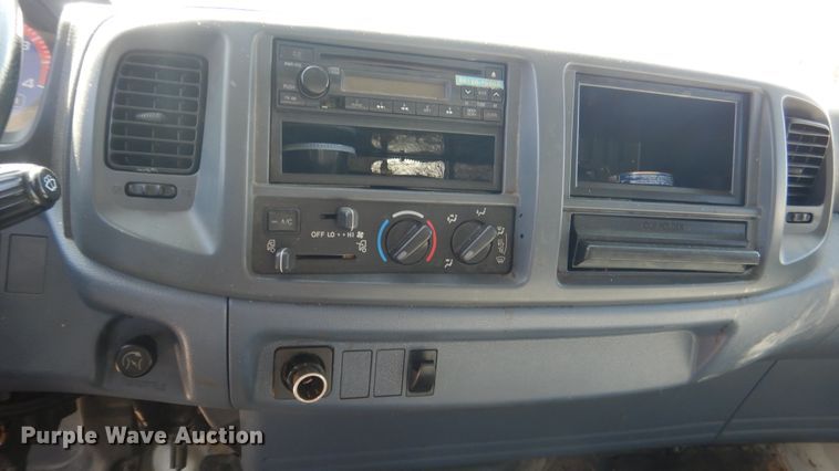 image for item ES9651 2007 Hino 268  box truck