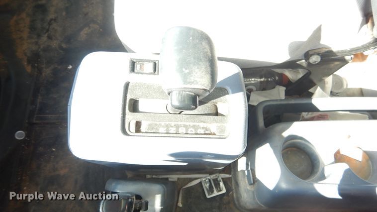 image for item ES9651 2007 Hino 268  box truck