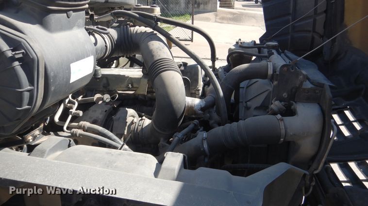 image for item ES9651 2007 Hino 268  box truck