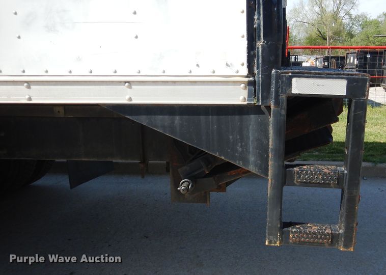 image for item ES9651 2007 Hino 268  box truck