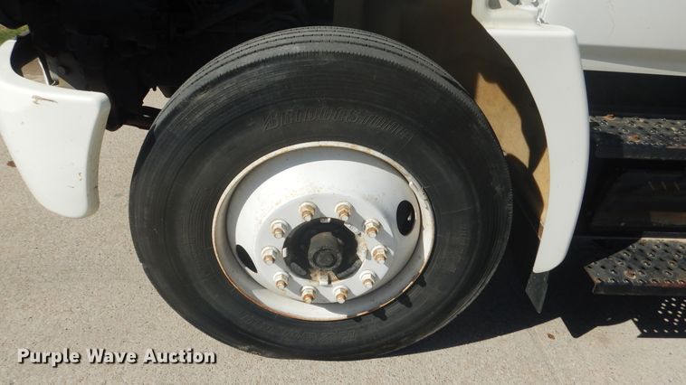 image for item ES9651 2007 Hino 268  box truck