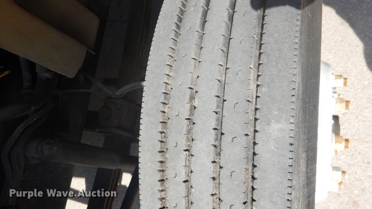 image for item ES9651 2007 Hino 268  box truck