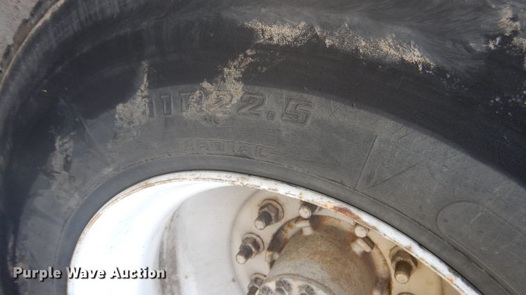 image for item ES9651 2007 Hino 268  box truck