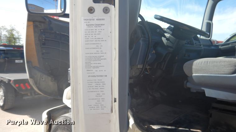 image for item ES9651 2007 Hino 268  box truck