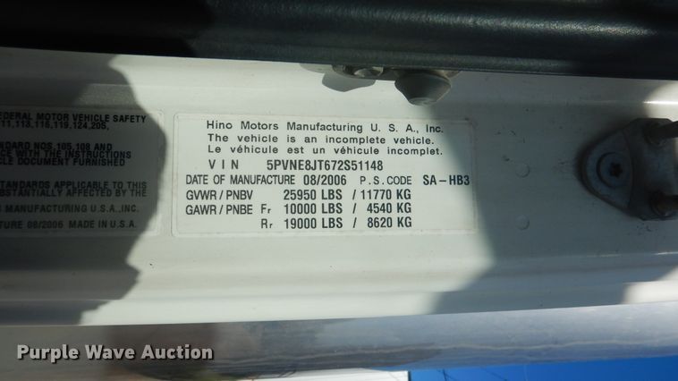 image for item ES9651 2007 Hino 268  box truck