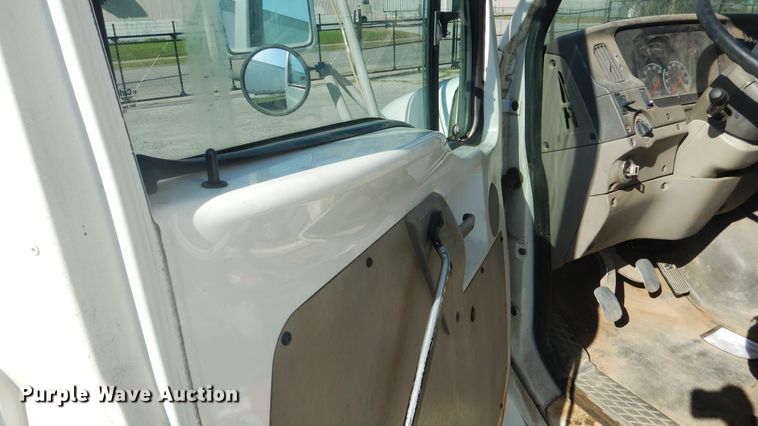 image for item ES9652 2004 Sterling Acterra  box truck