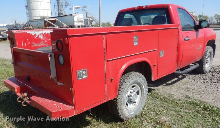 image for item FI9045 2010 Chevrolet Silverado 2500HD  utility bed pickup truck