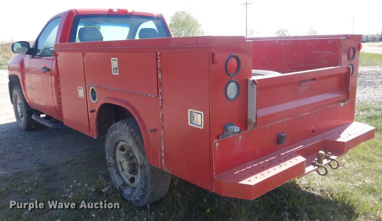 image for item FI9045 2010 Chevrolet Silverado 2500HD  utility bed pickup truck