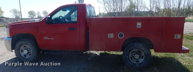 image for item FI9045 2010 Chevrolet Silverado 2500HD  utility bed pickup truck
